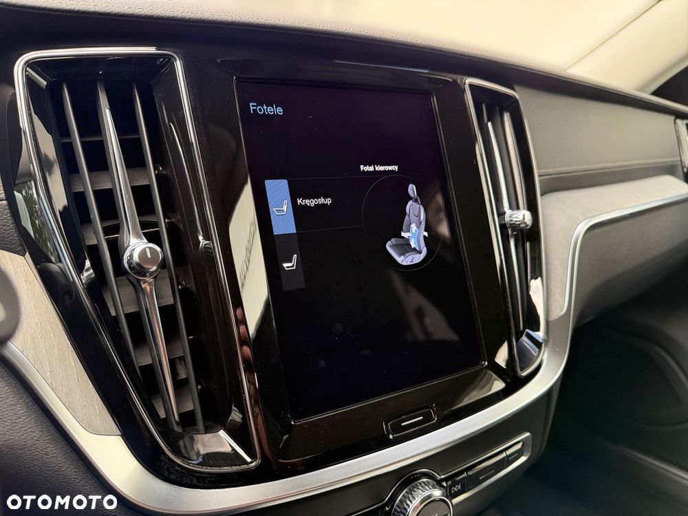 Volvo V60 Cross Country - 24