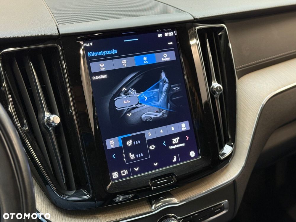Volvo XC 60 B4 D AWD Inscription - 38