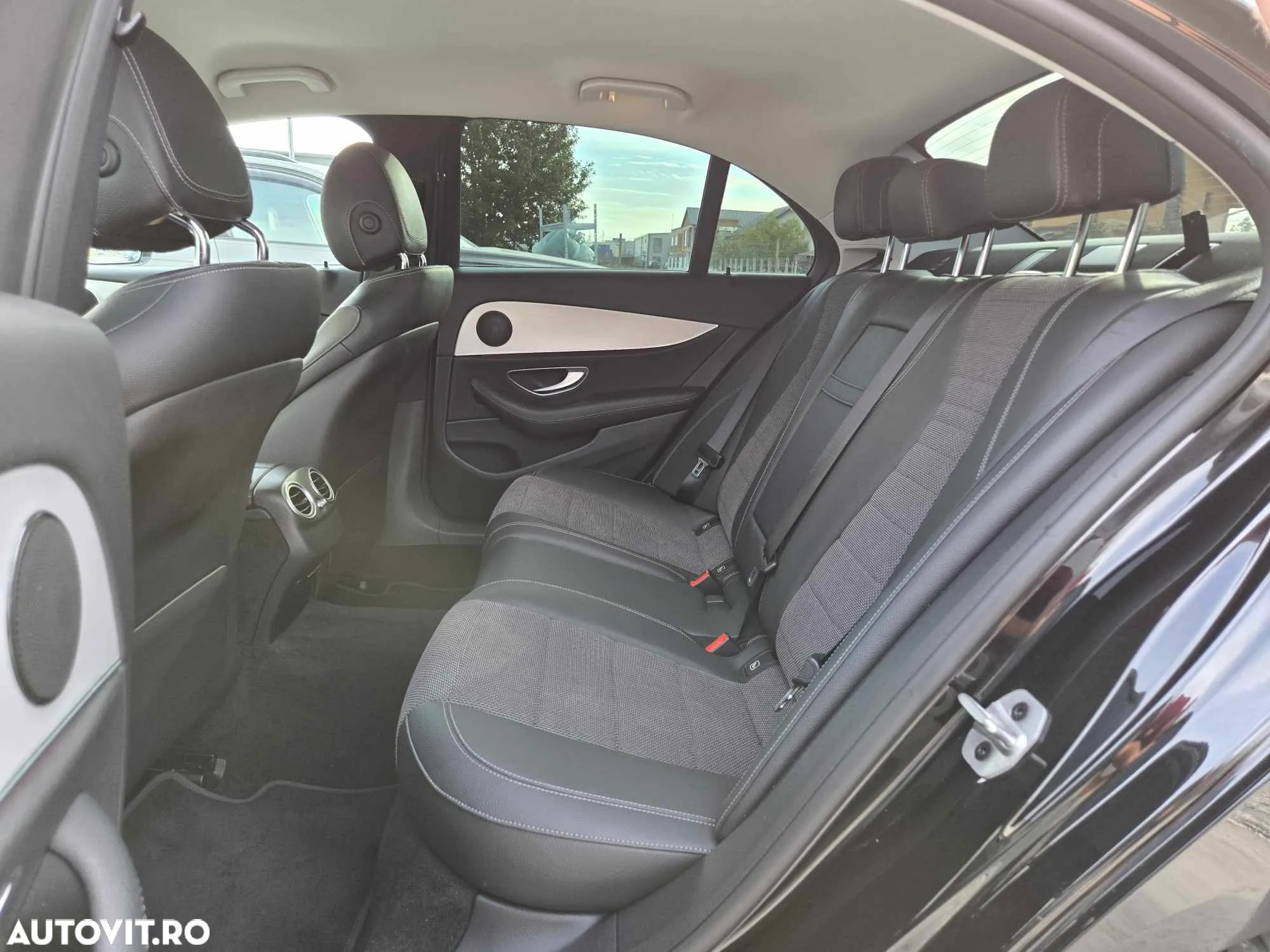 Mercedes-Benz E 220 d T 9G-TRONIC Avantgarde - 28