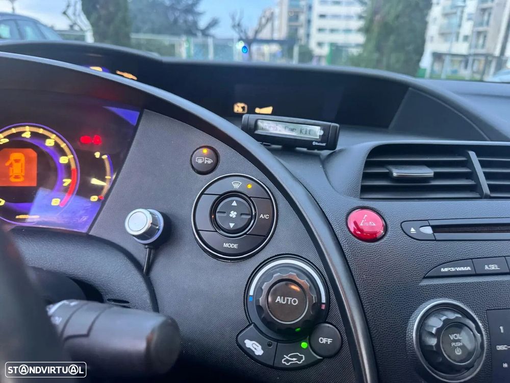 Honda Civic 1.4 i-VTEC Sport - 19