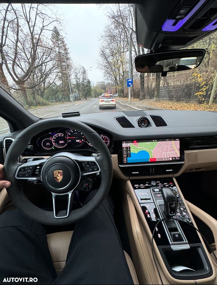 Porsche Cayenne - 4