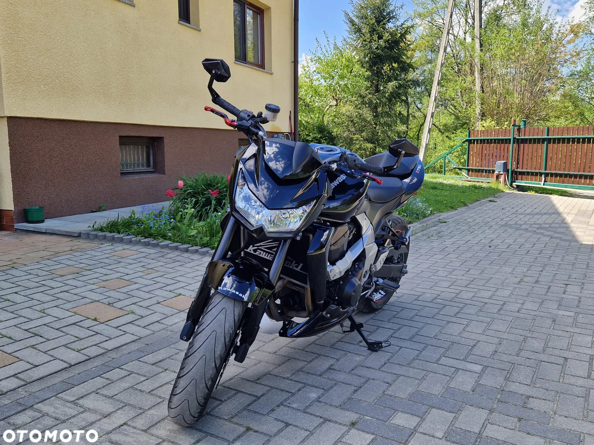 Kawasaki ZR - 8