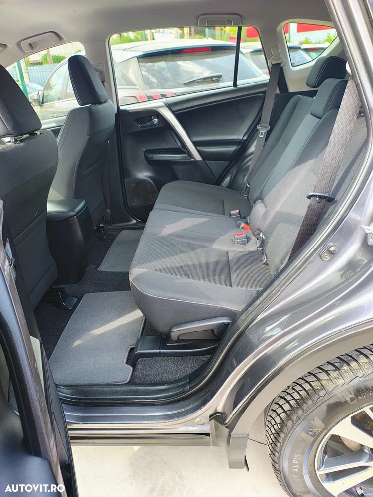 Toyota RAV4 2.0 D-4D 4x2 Start-Stop Executive - 24