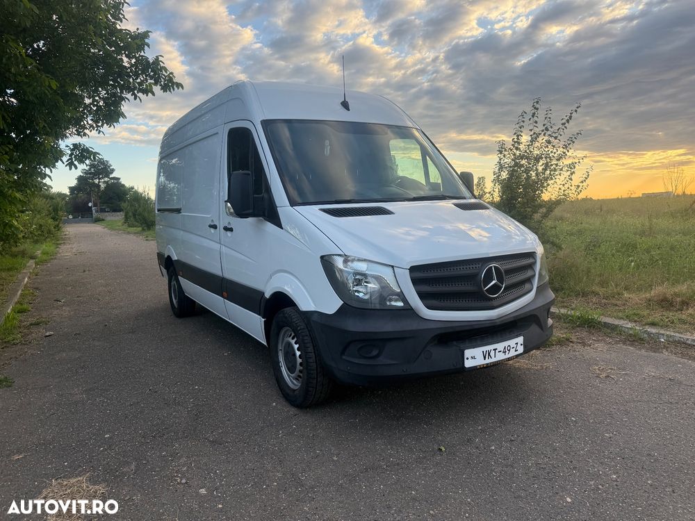 Mercedes-Benz Sprinter - 2