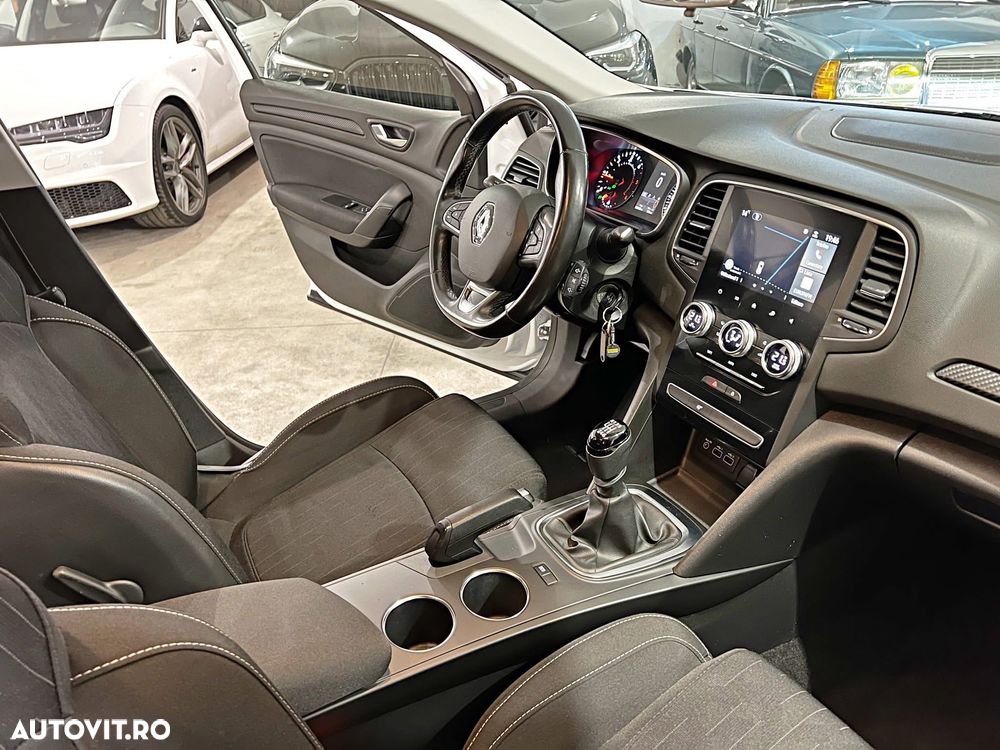 Renault Megane BLUE dCi Business - 8