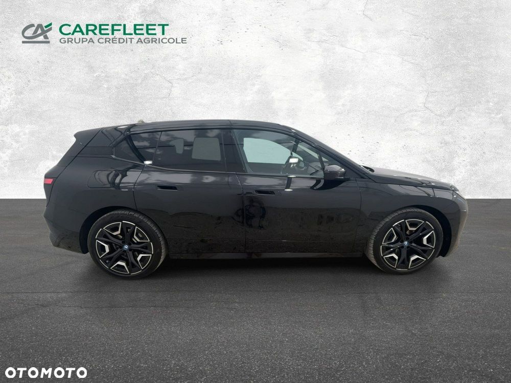 BMW iX - 4
