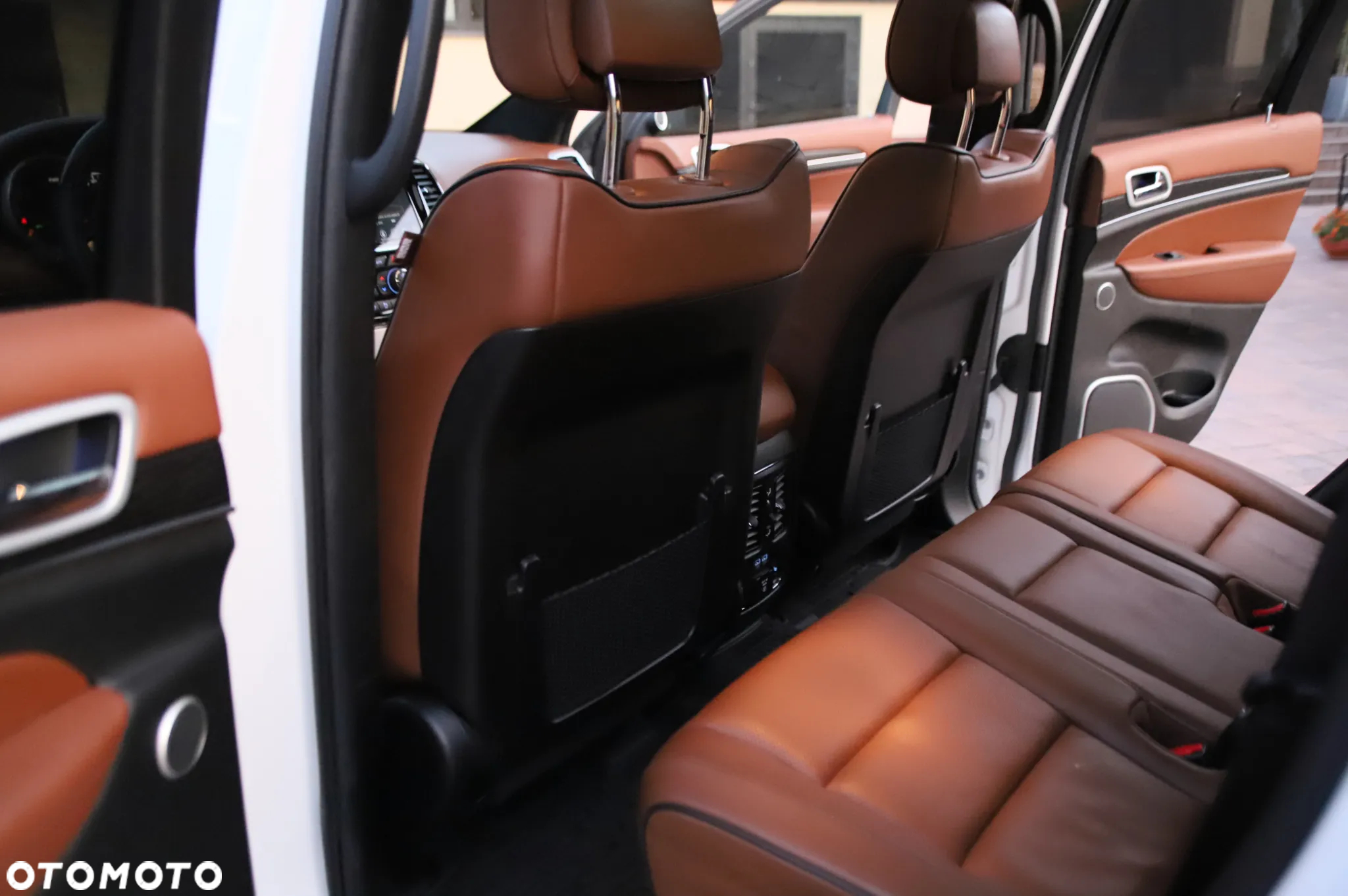 Jeep Grand Cherokee 5.7 V8 Summit - 12