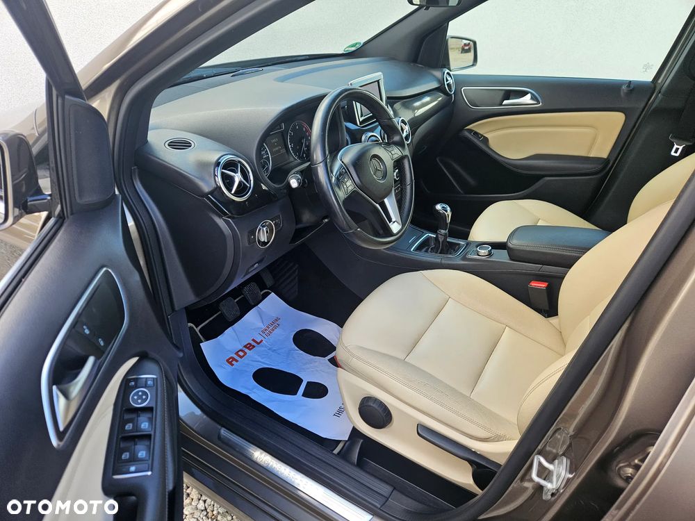 Mercedes-Benz Klasa B 180 d Edition - 7