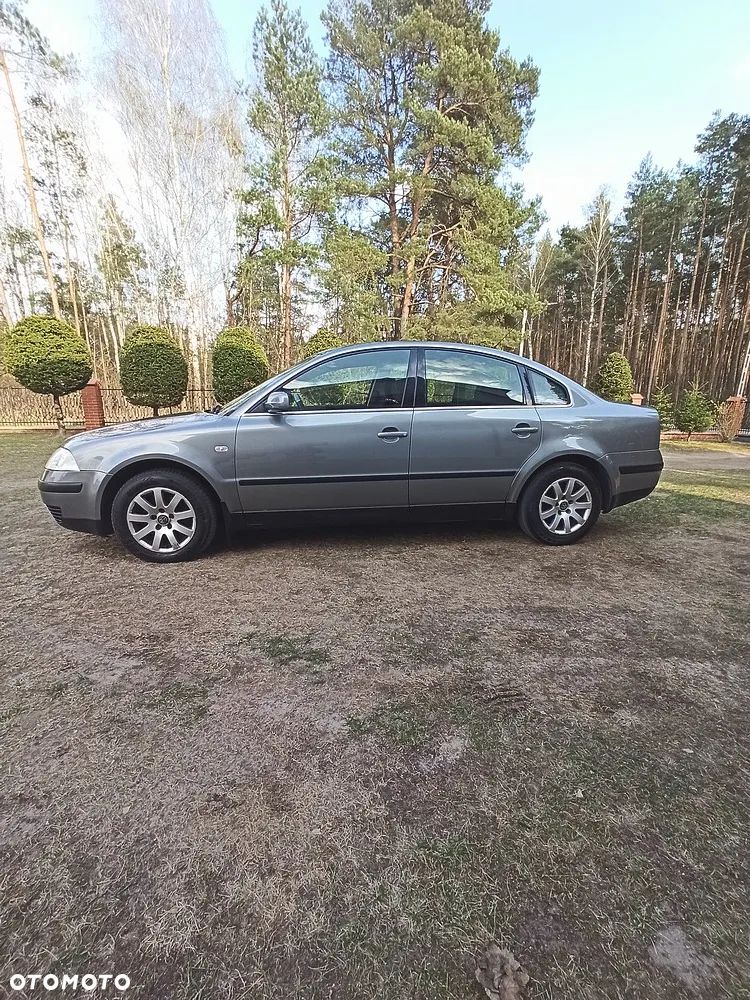 Volkswagen Passat 1.9 TDI Comfortline - 4