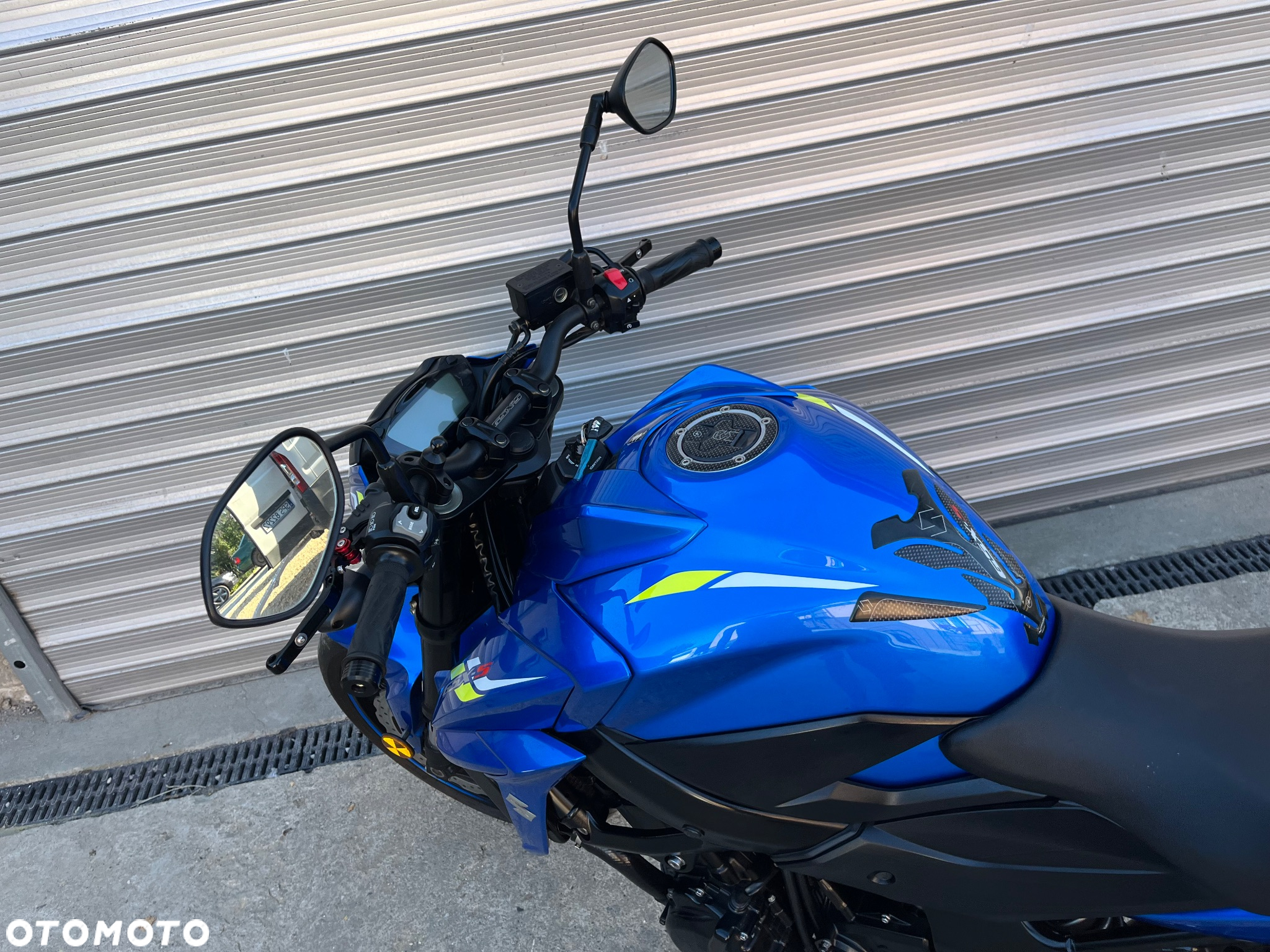 Suzuki GSX - 19