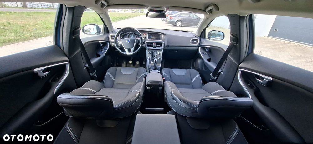 Volvo V40 D4 Momentum - 9