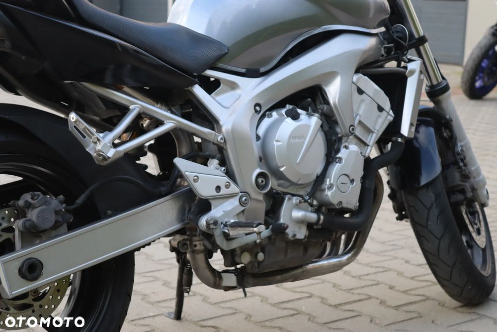 Yamaha FZ6 - 12