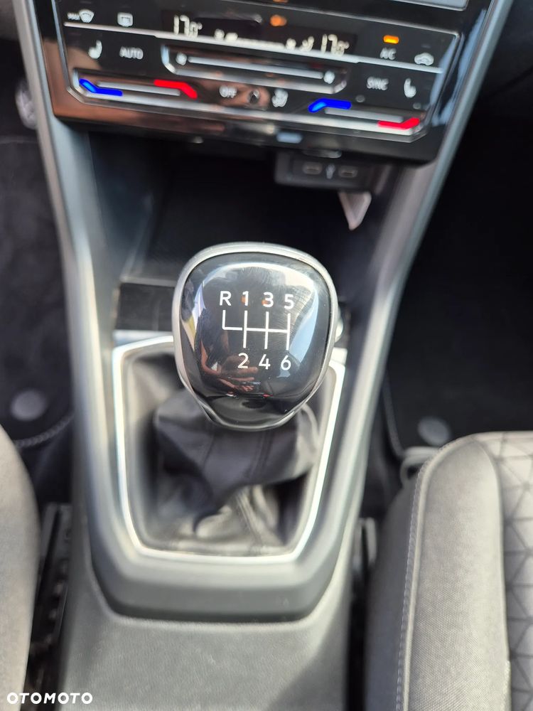 Volkswagen T-Cross - 20
