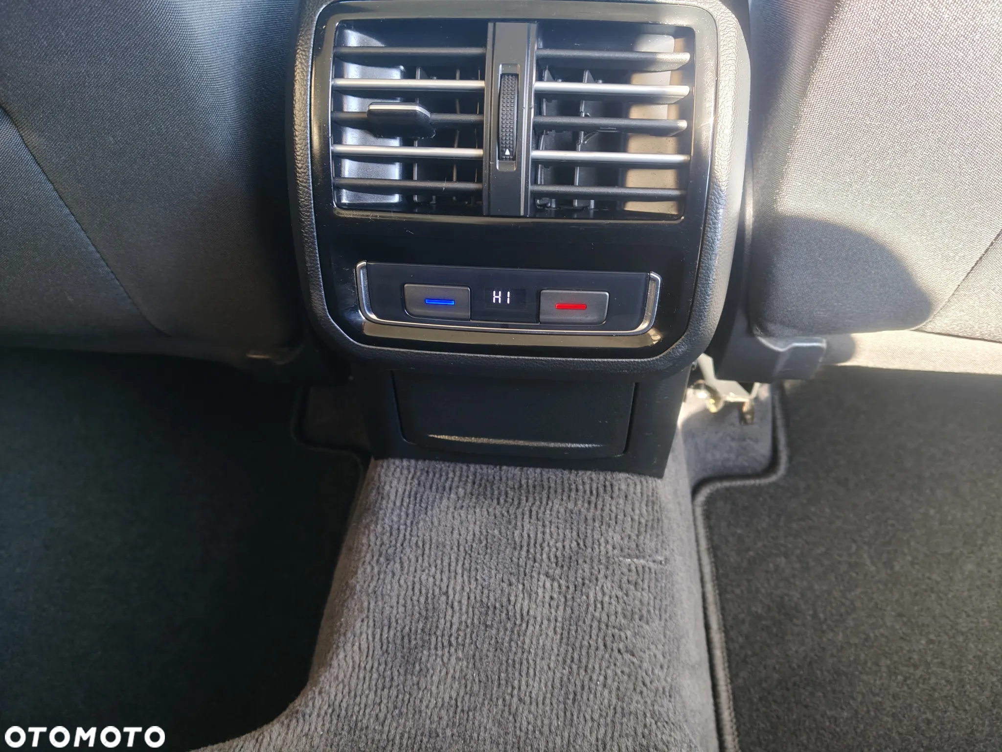 Volkswagen Passat 2.0 TDI BMT Comfortline DSG - 12