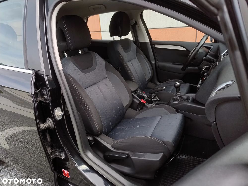 Citroën C4 VTi 95 Attraction - 11