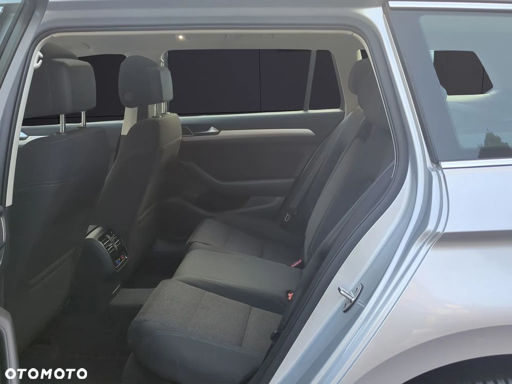 Volkswagen Passat - 21