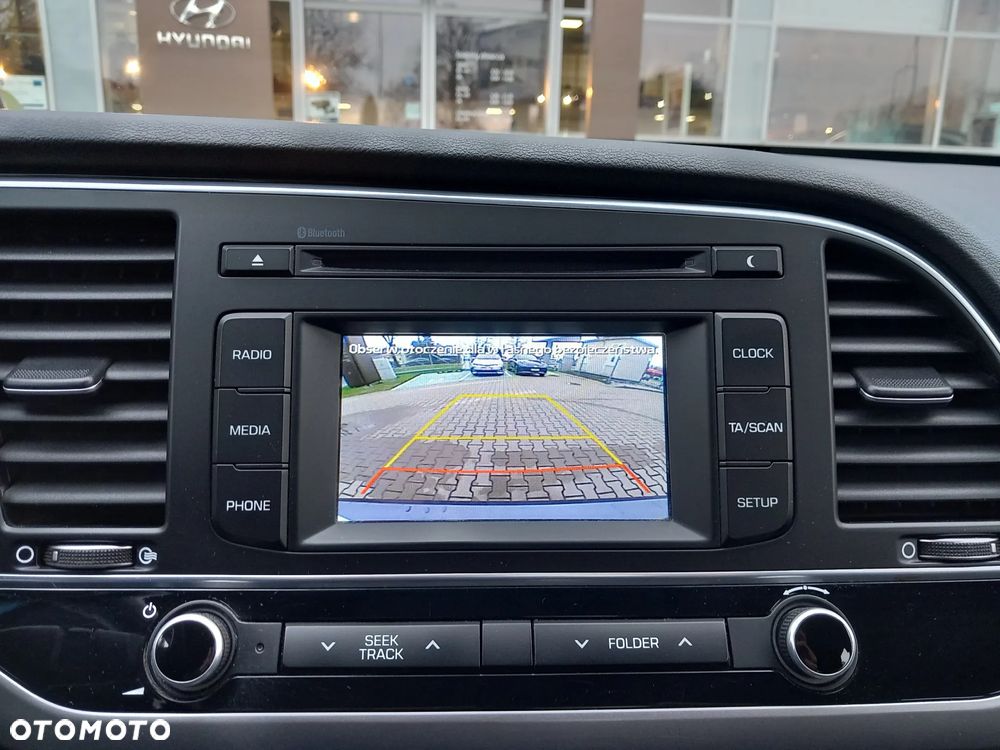 Hyundai Elantra 1.6 CRDi BlueDrive Style DCT - 24