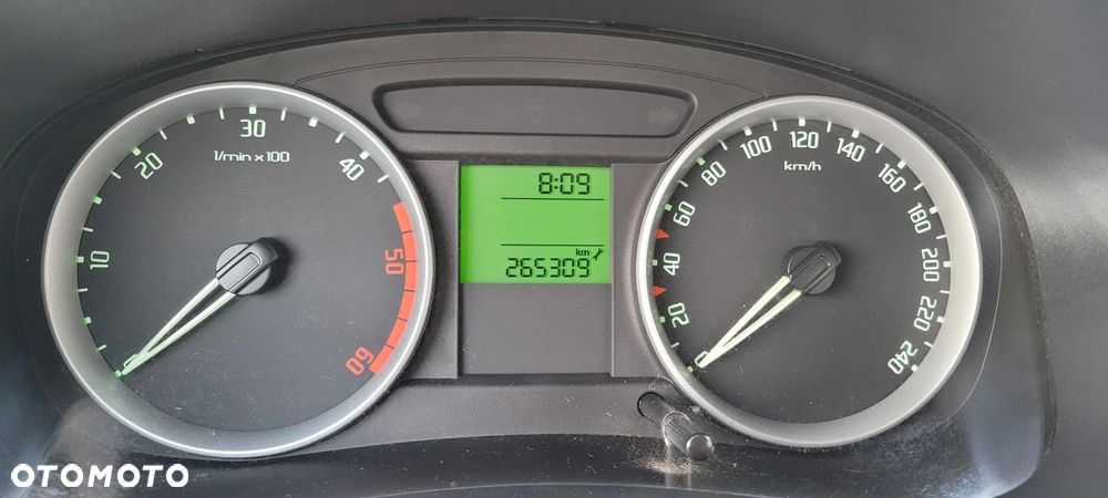 Skoda Roomster 1.9 TDI Scout PLUS EDITION - 27