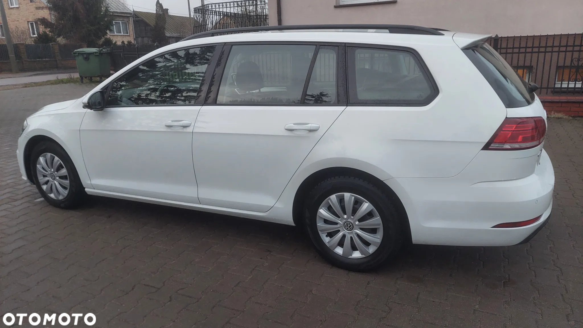 Volkswagen Golf - 5