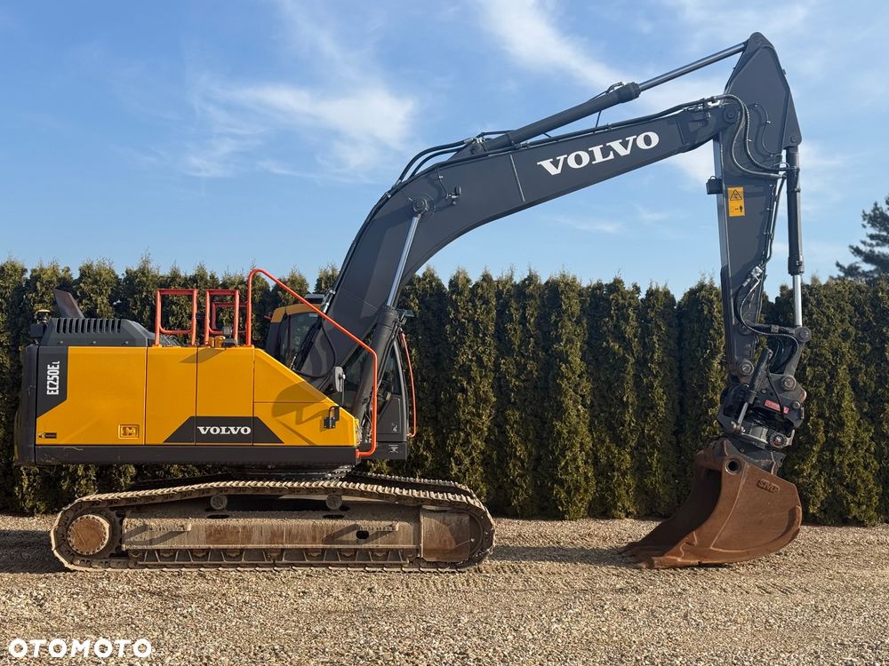 Volvo EC 250 EL - 8