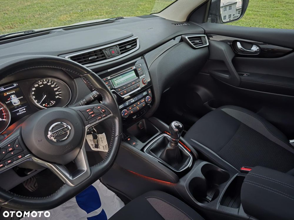 Nissan Qashqai 1.6 dCi N-Connecta - 11