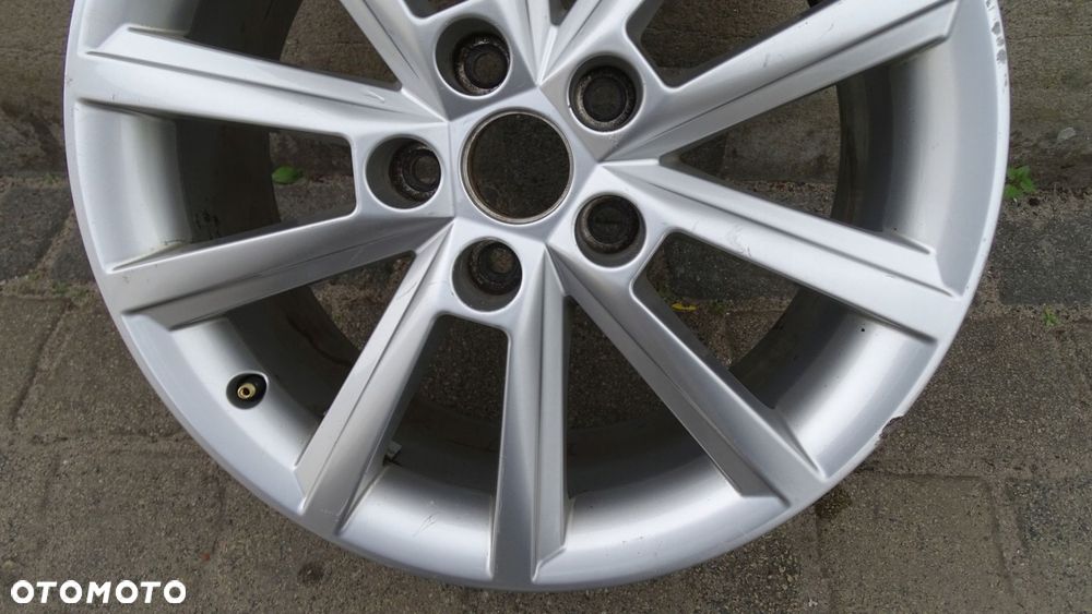 SKODA OCTAVIA III 5E0 7Jx17H2 ET49 5X112 - felga - 3