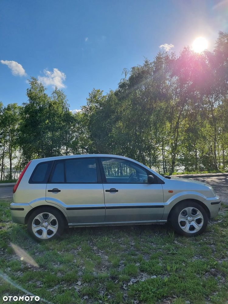 Ford Fusion 1.6 Fun X - 2