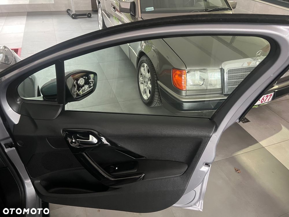 Peugeot 2008 PureTech 82 Allure - 28