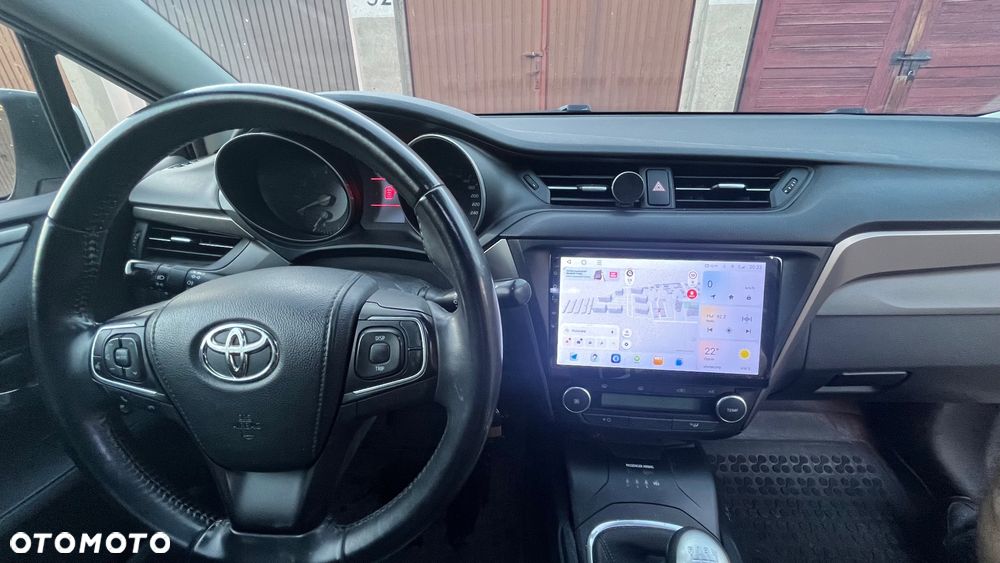 Toyota Avensis - 12