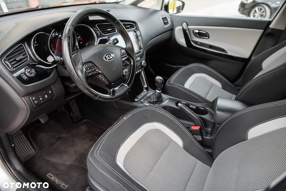 Kia Ceed 1.6 CRDi 128 Spirit - 5