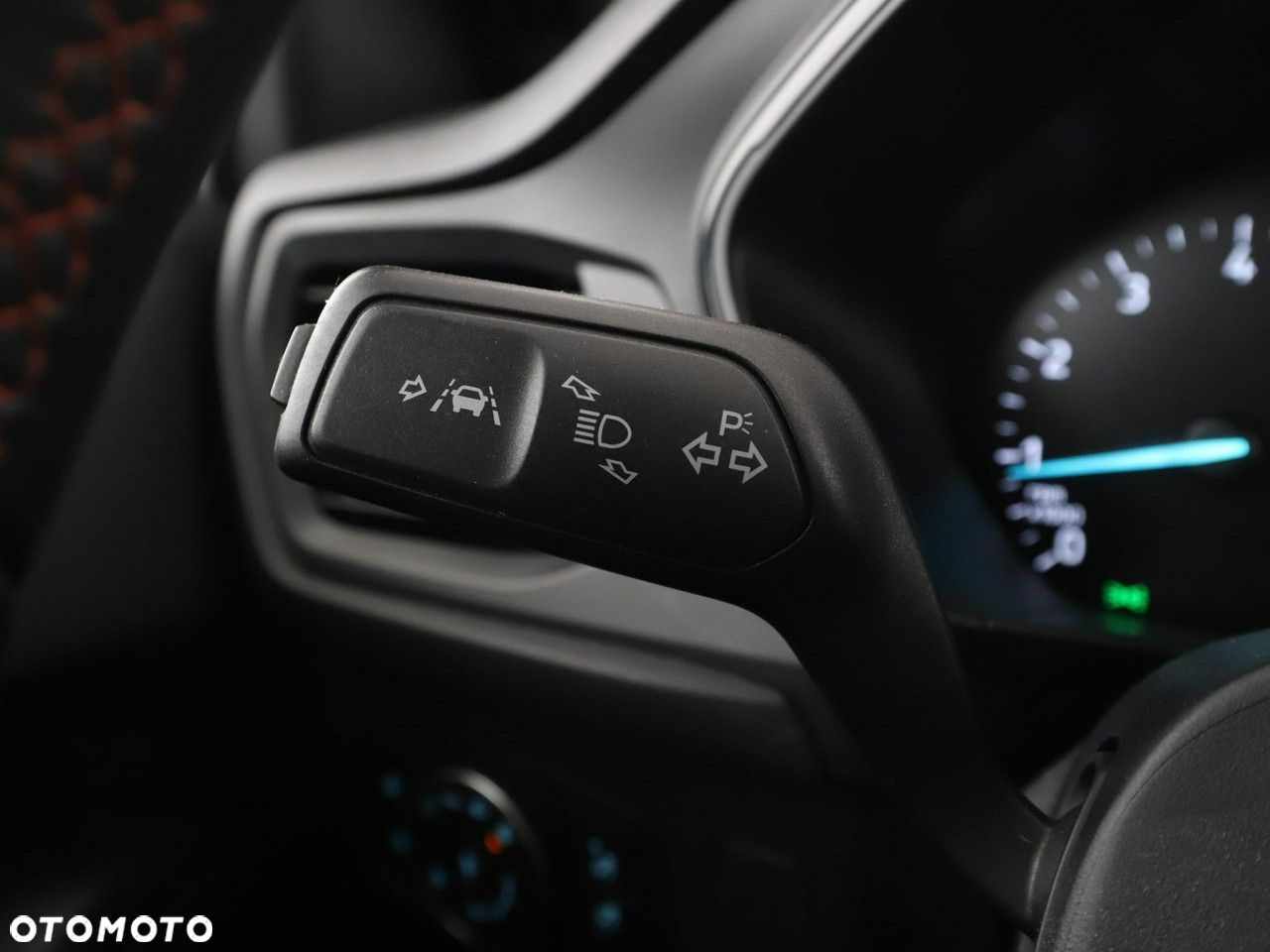 Ford Focus 1.5 EcoBoost Start-Stopp-System ST-LINE - 34
