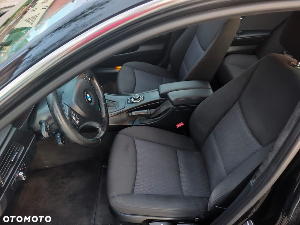 BMW Seria 3 318d - 30