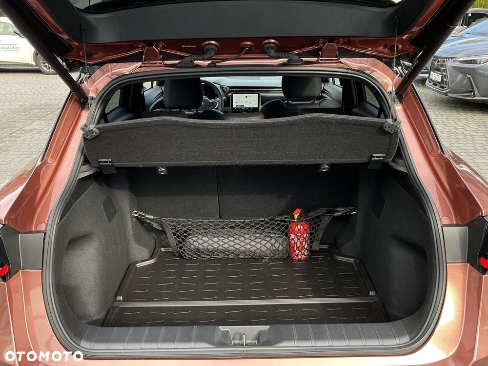 Lexus LBX 1.5 Hybrid Emotion - 29