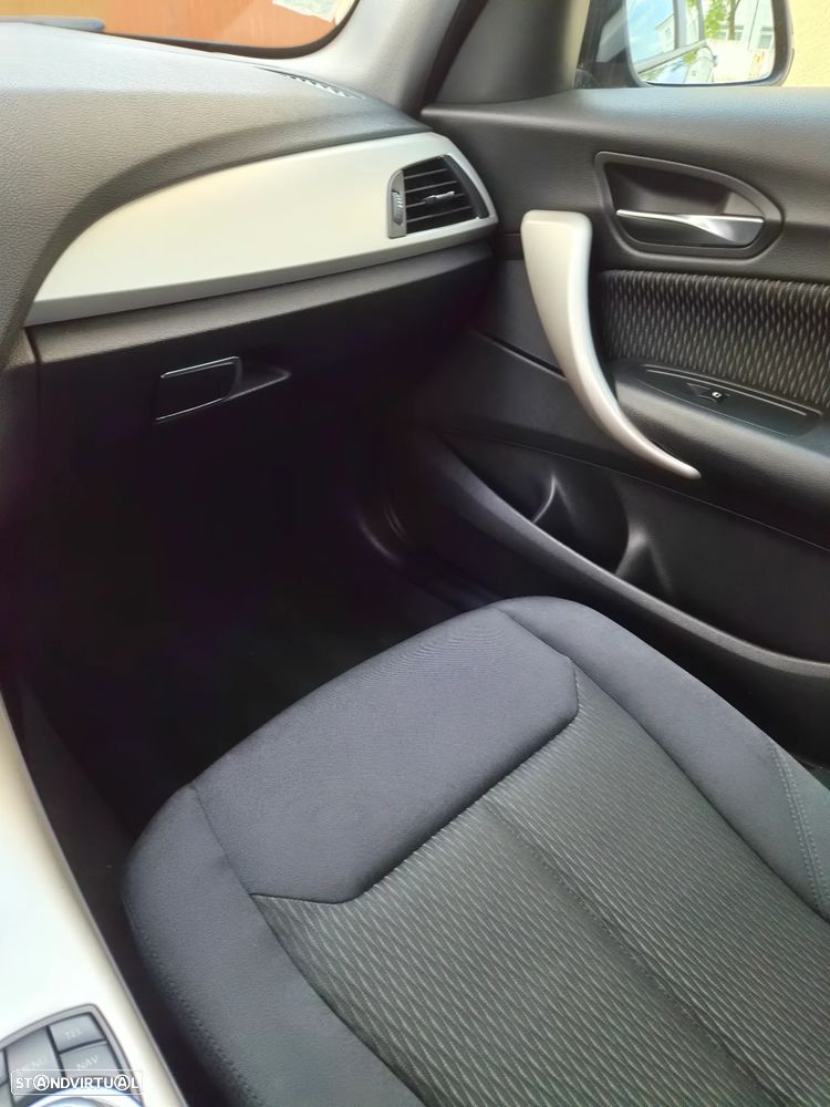 BMW 116 d EfficientDynamics Edition — fotografia 17