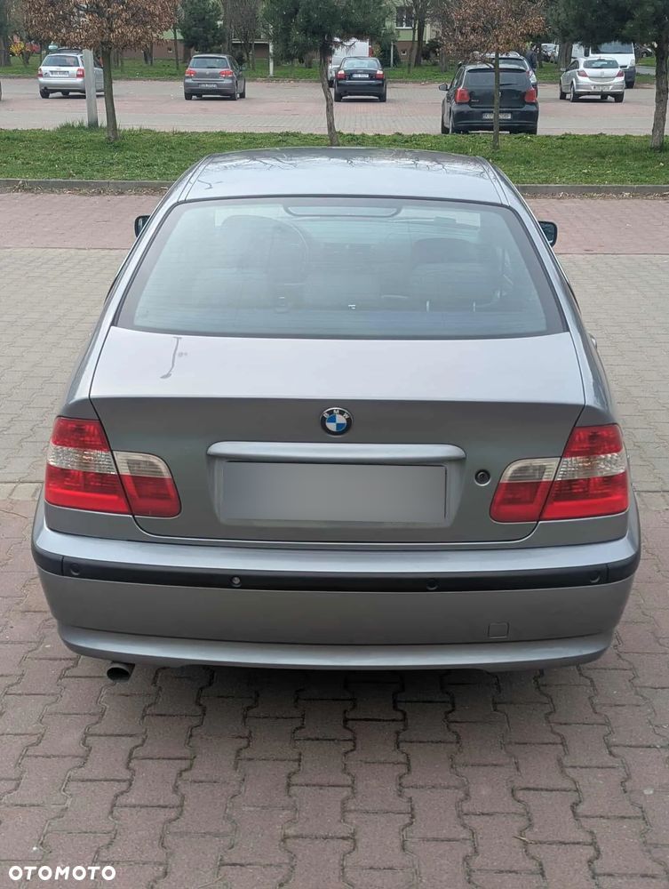 BMW Seria 3 318i - 3