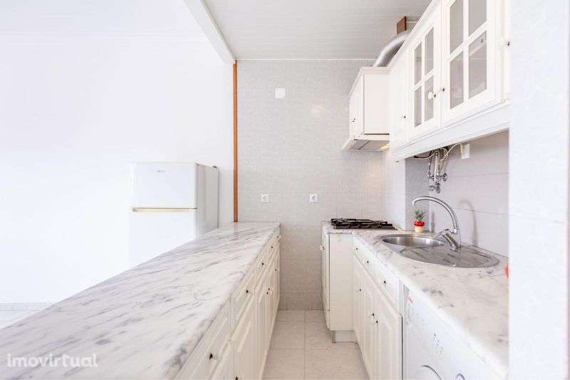 Arrenda-se T1 com vista mar na Costa de Caparica - Grande imagem: 4/11