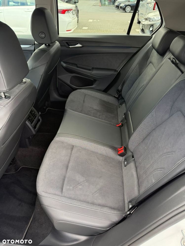 Volkswagen Golf 1.5 TSI EHybrid PHEV 150kW Style DSG - 30