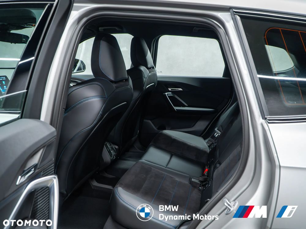 BMW iX1 eDrive20 M Sportpaket - 25