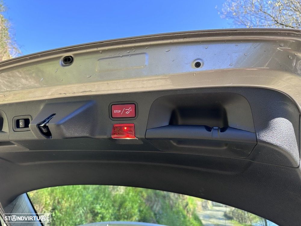 Mercedes-Benz CLA 180 d Shooting Brake 7G-DCT AMG Line - 26