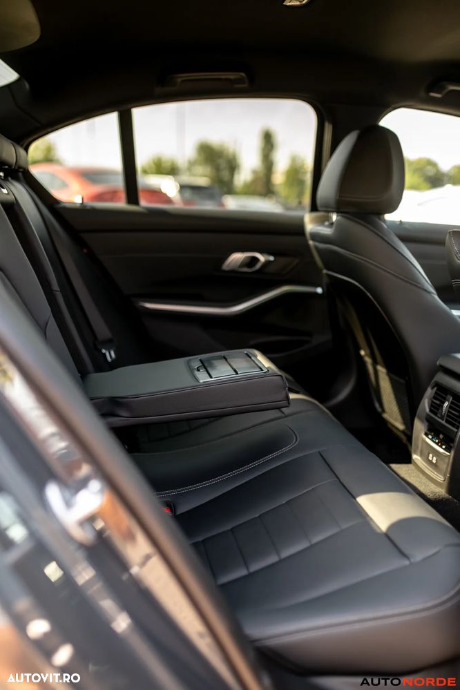 BMW Seria 3 320d xDrive Aut. M Sport - 31
