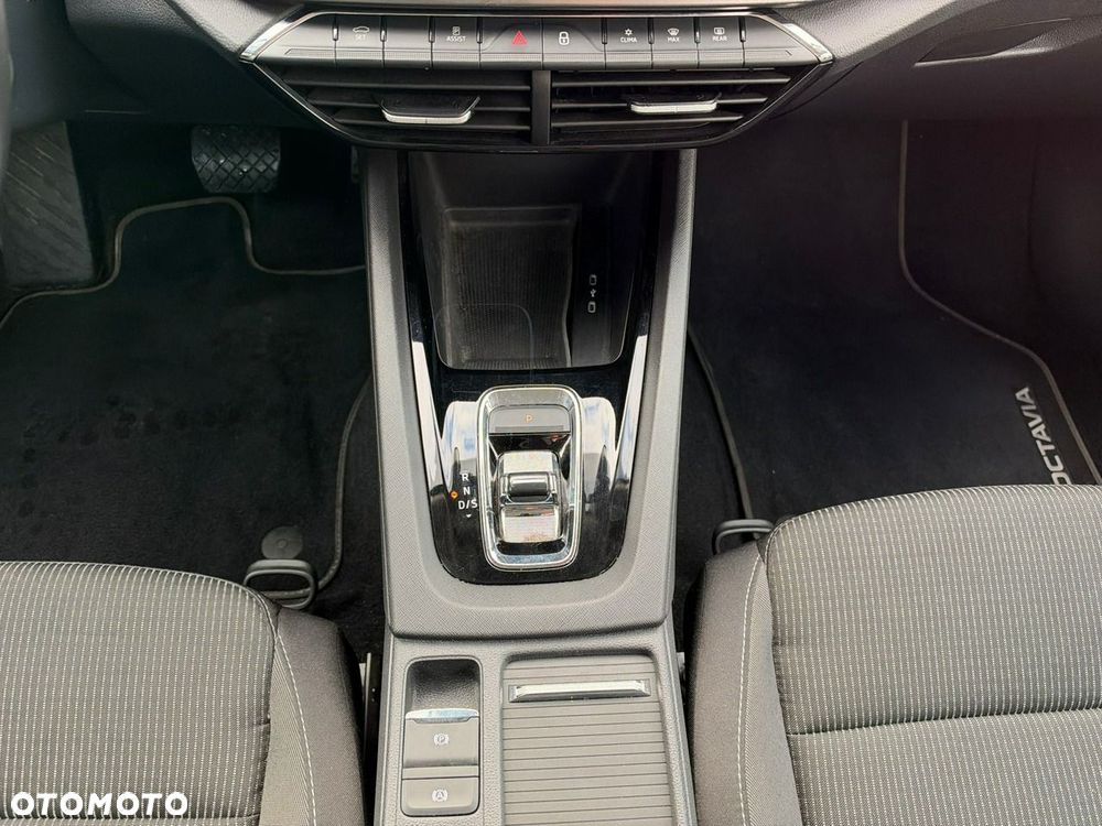 Skoda Octavia 2.0 TDI Ambition DSG EU6 - 24
