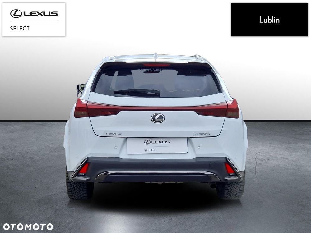 Lexus UX - 4