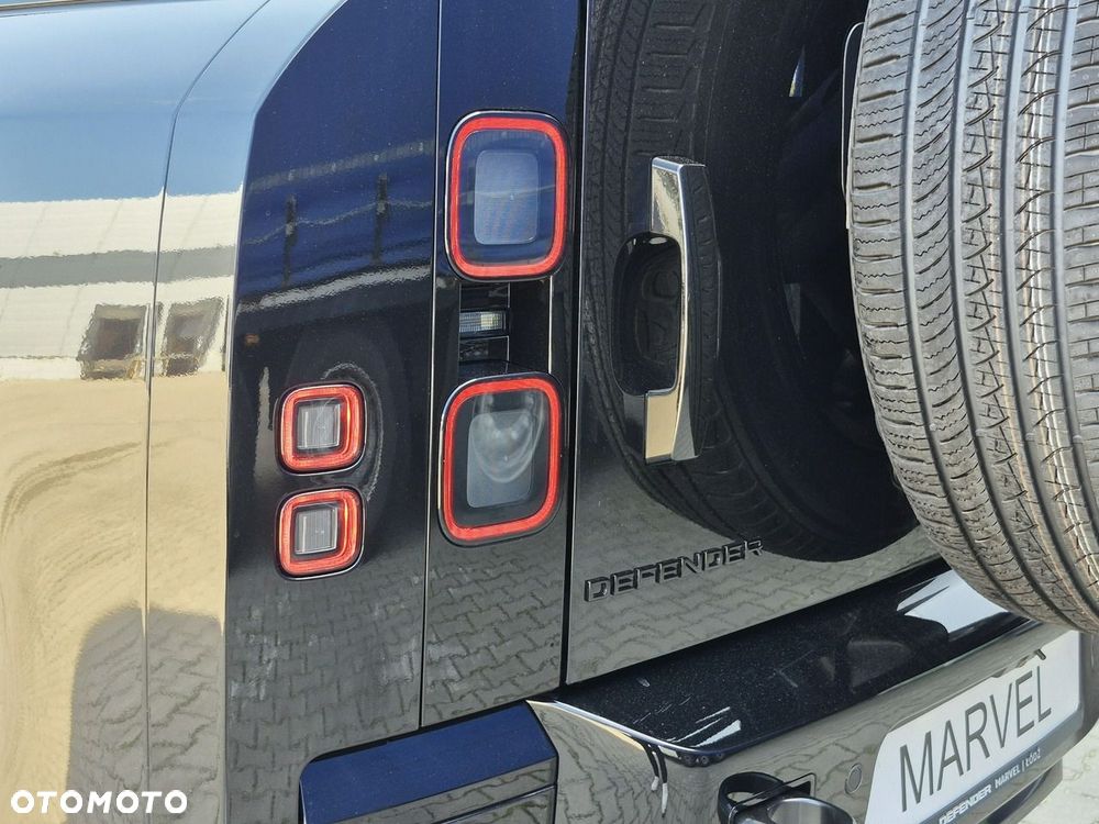 Land Rover Defender 110 D350 X-Dynamic HSE - 15