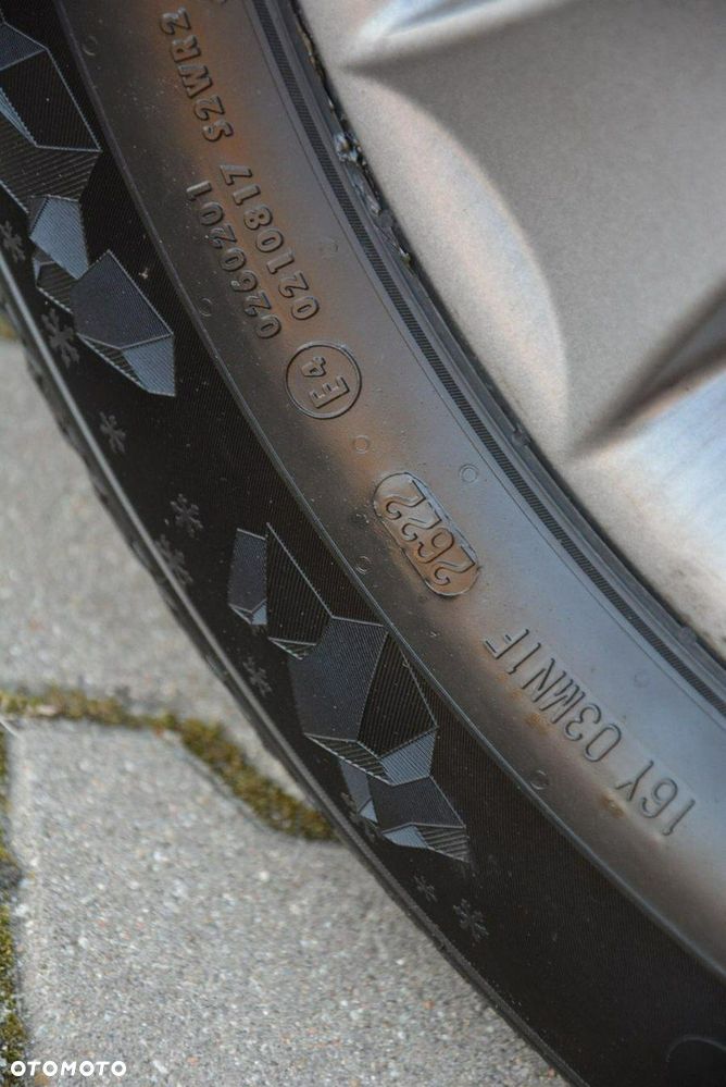 Dacia Duster 1.6 16V 105 4x2 Laureate - 32