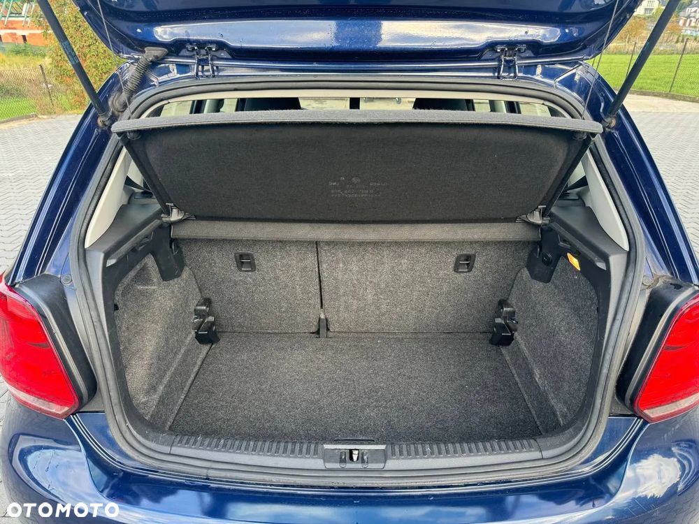 Volkswagen Polo 1.4 16V Comfortline - 23