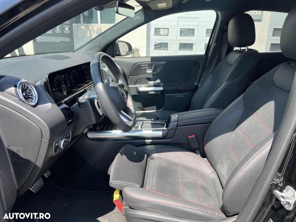 Mercedes-Benz GLA - 13