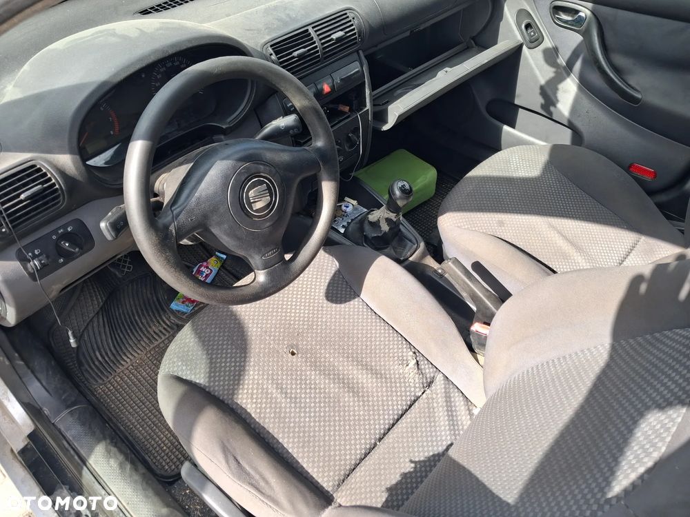 Seat Leon 1 I Toledo 2 II silnik 1.6 16v BCB azd aus atn 105 KM skrzynia biegów ERT sprzęgło wysprzęglik lakier kolor LS7N srebrne drzwi lewe prawe przód tył błotnik zderzak klapa lusterko maska LS7N maglownica przekładnia belka sanki alternator sprężarka klimatyzacji pompa paliwa listwa wtryskowa klamka zamek zacisk głośnik szyba podszybie mechanizm panel sterowania sterownik moduł stacyjka wiązka przewód rura tłumik wydech koła felga zwrotnica kolektor czujnik mcperson amortyzator sprężyna silniczek kokpit pas bezpieczeństwa fotel schowek kierownica zegary klamka osłona lewarek włącznik manetka lampa lampka reflektor atrapa grill zbiorniczek półka bagażnika wykładzina kratka nawiew dmuchawa wentylator chłodnica pas przedni cupholder NA CZĘŚCI WSZYSTKIE CZĘŚCI - 16