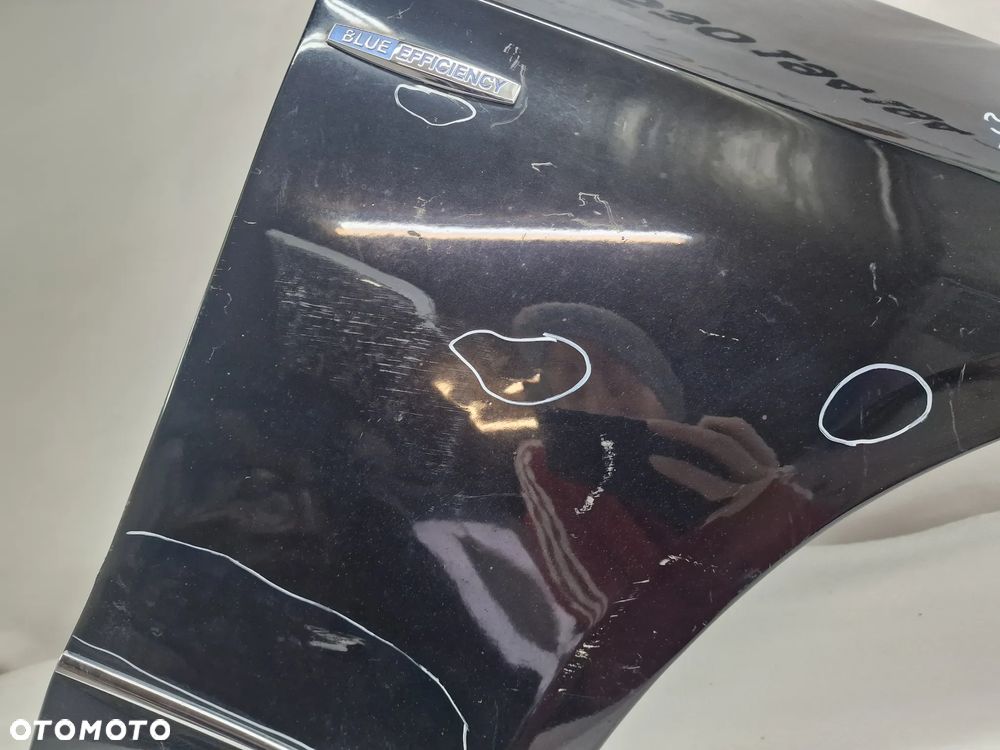 MERCEDES E-KLASSA EKLASSA E-KLASA EKLASA COUPE / CABRIO W207 PRAWY BŁOTNIK PRZEDNI PRZÓD + ŚLIZG O NR A2076980127 , NR AUKCJI BŁ74 - 7