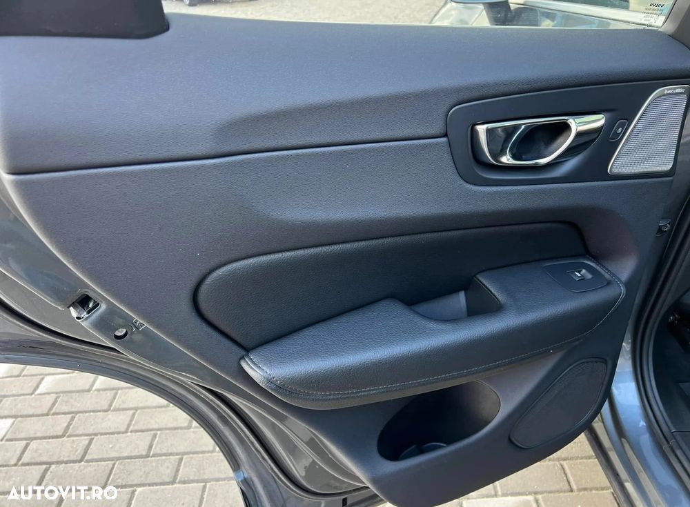 Volvo XC 60 D5 AWD R-Design - 29