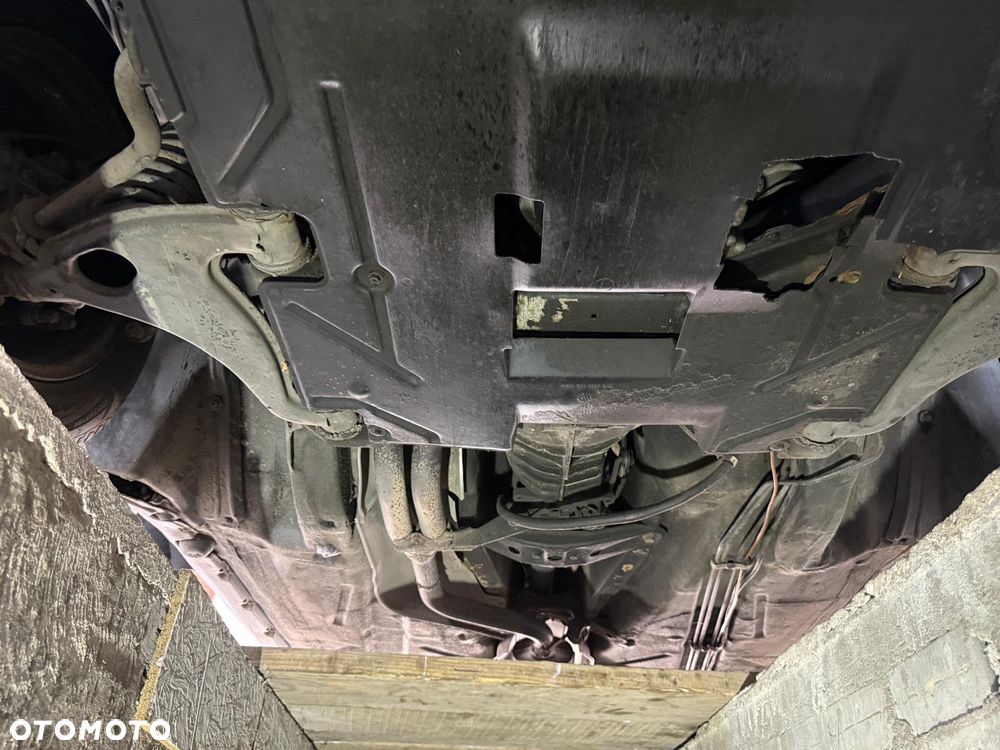 Mercedes-Benz W124 1990 photo 5